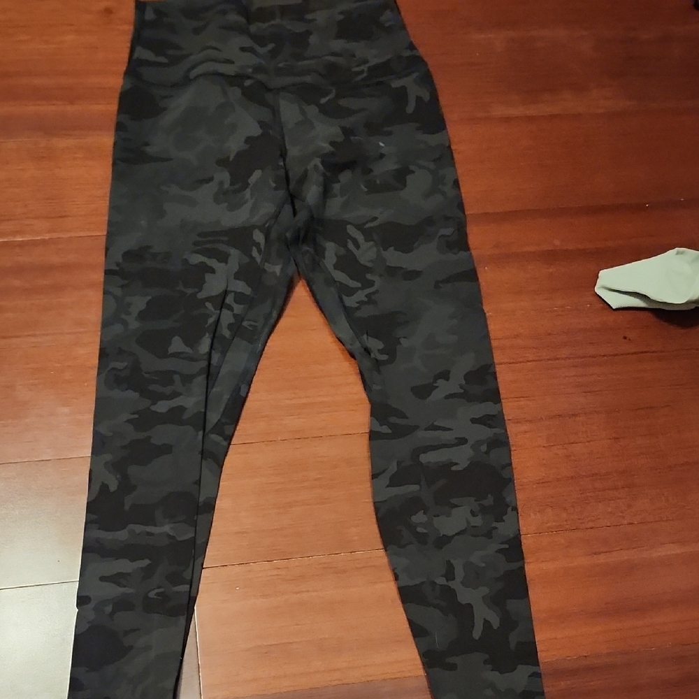 Lululemon Athletica Military GREEN Camo Leggings